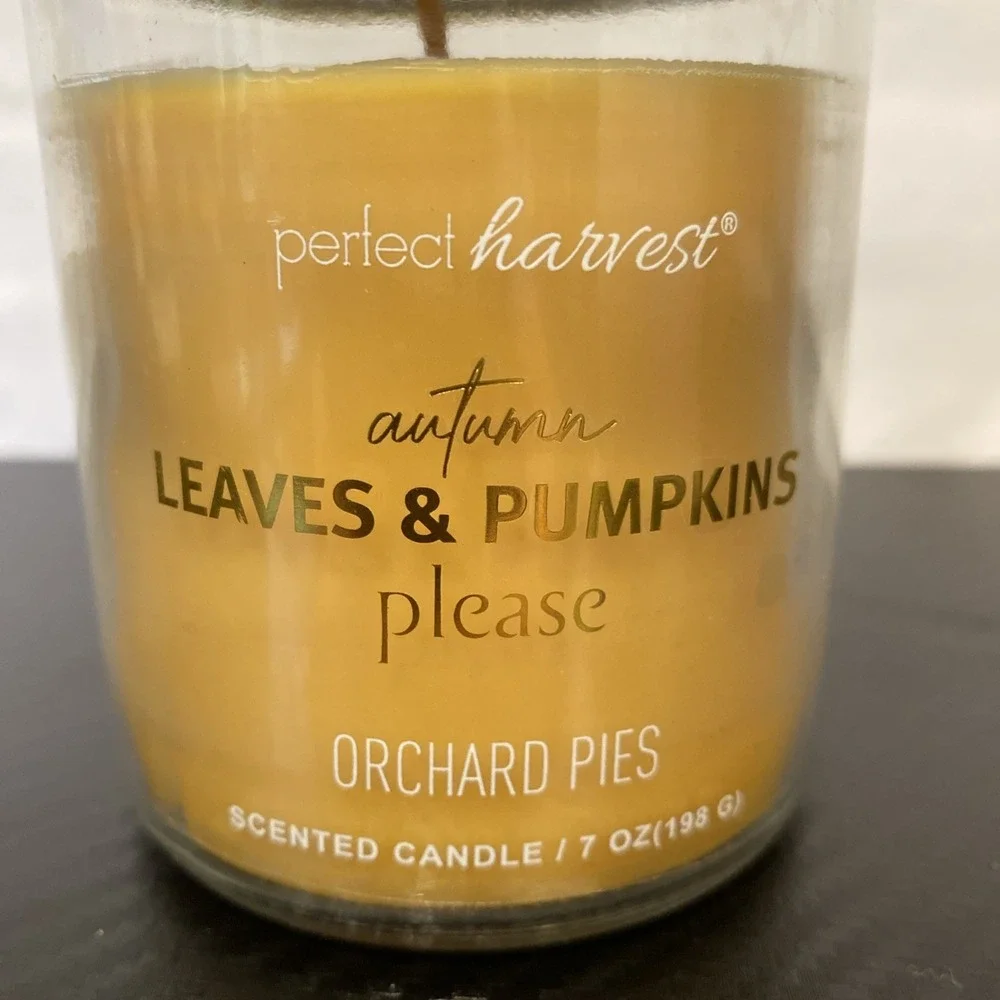 Perfect Harvest Autumn Leaves & Pumpkins Please Scented Candle 7‎ oz